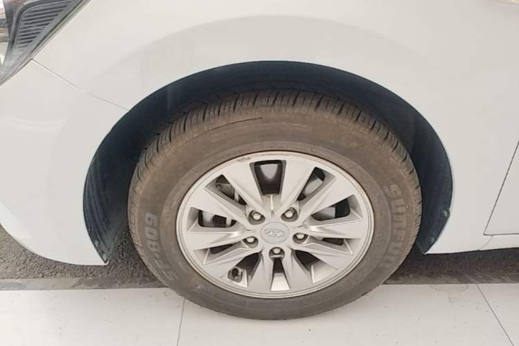 Used Hyundai Celesta 2020 1.6L Automatic GL Enjoyable Edition Left Front Wheel Hub