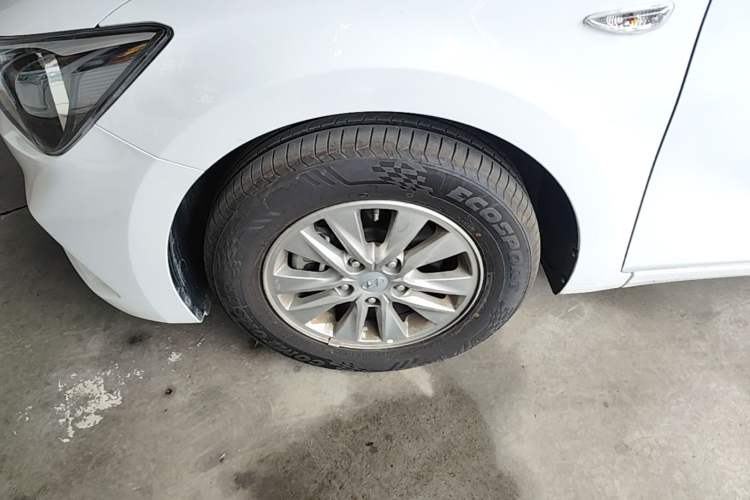 Used Hyundai Celesta 2020 1.6L Automatic GL Enjoyable Edition Left Front Wheel Hub