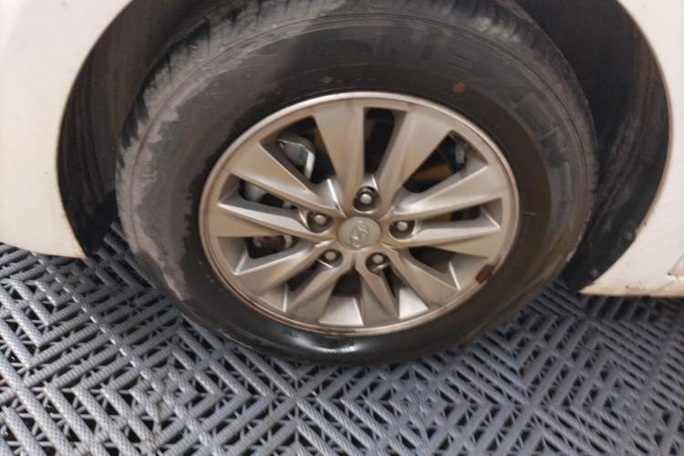 Used Hyundai Celesta 2020 1.6L Automatic GL Enjoyable Edition Left Front Wheel Hub