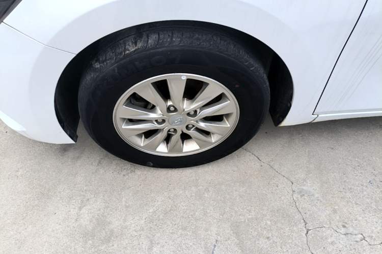 Used Hyundai Celesta 2020 1.6L Automatic GL Enjoyable Edition Left Front Wheel Hub