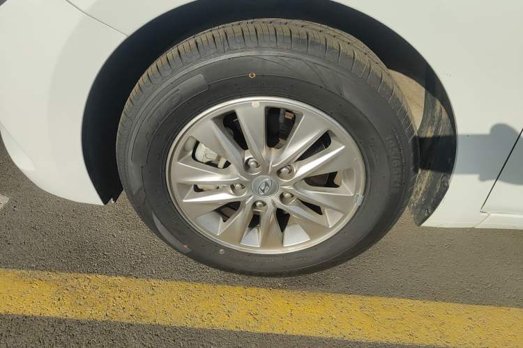 Used Hyundai Celesta 2020 1.6L Automatic GL Enjoyable Edition Left Front Wheel Hub