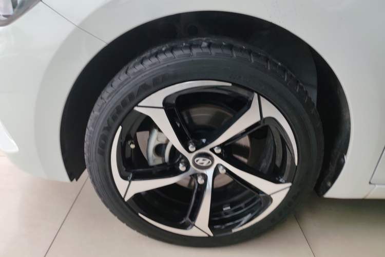Used Hyundai Celesta 2020 1.6L Automatic GL Enjoyable Edition Left Front Wheel Hub