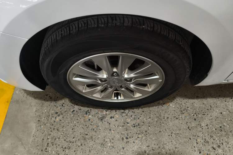 Used Hyundai Celesta 2020 1.6L Automatic GL Enjoyable Edition Left Front Wheel Hub