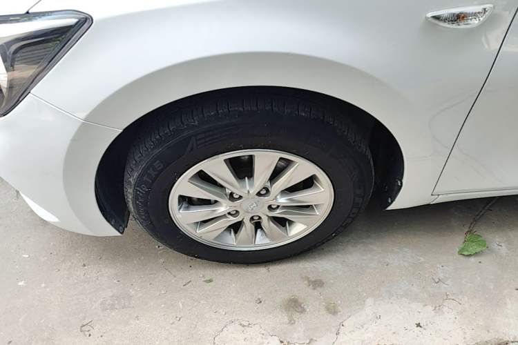Used Hyundai Celesta 2020 1.6L Automatic GL Enjoyable Edition Left Front Wheel Hub