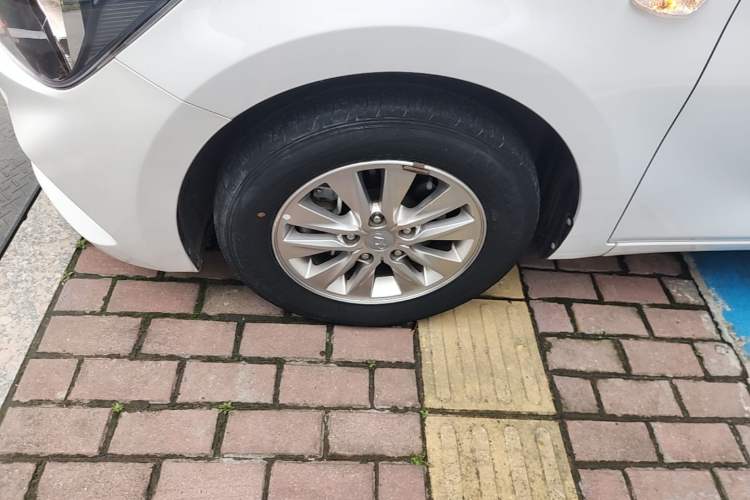 Used Hyundai Celesta 2020 1.6L Automatic GL Enjoyable Edition Left Front Wheel Hub