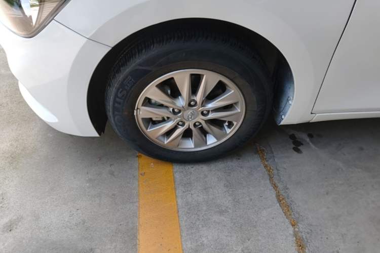 Used Hyundai Celesta 2020 1.6L Automatic GL Enjoyable Edition Left Front Wheel Hub