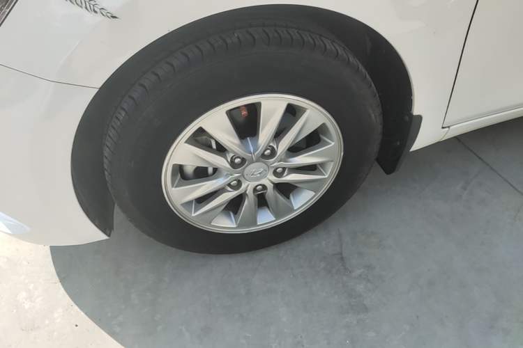 Used Hyundai Celesta 2020 1.6L Automatic GL Enjoyable Edition Left Front Wheel Hub