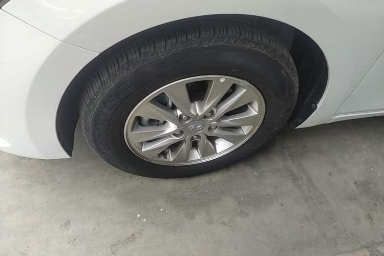Used Hyundai Celesta 2020 1.6L Automatic GL Enjoyable Edition Left Front Wheel Hub