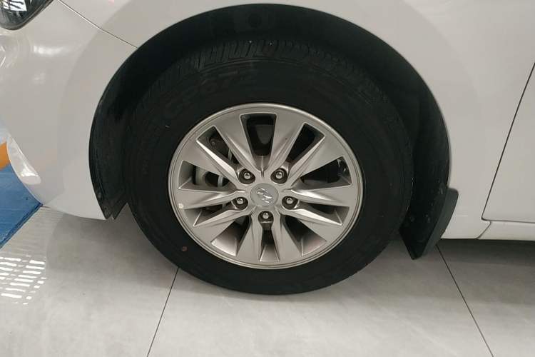 Used Hyundai Celesta 2020 1.6L Automatic GL Enjoyable Edition Left Front Wheel Hub