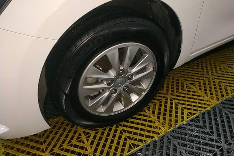 Used Hyundai Celesta 2020 1.6L Automatic GL Enjoyable Edition Left Front Wheel Hub