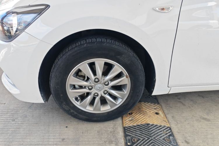 Used Hyundai Celesta 2020 1.6L Automatic GL Enjoyable Edition Left Front Wheel Hub