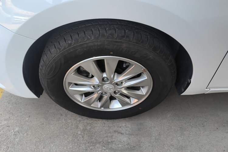 Used Hyundai Celesta 2020 1.6L Automatic GL Enjoyable Edition Left Front Wheel Hub