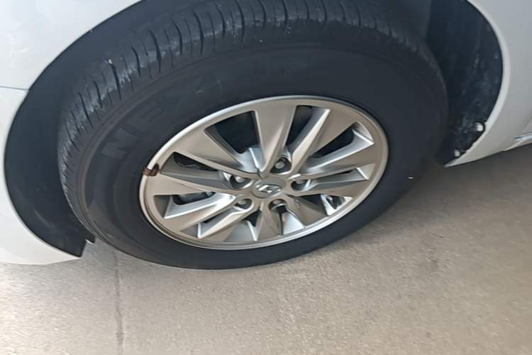 Used Hyundai Celesta 2020 1.6L Automatic GL Enjoyable Edition Left Front Wheel Hub