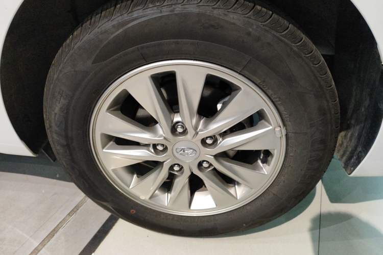 Used Hyundai Celesta 2020 1.6L Automatic GL Enjoyable Edition Left Rear Wheel Hub