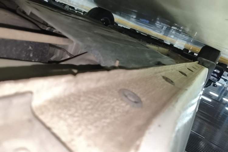 Used Hyundai Celesta 2020 1.6L Automatic GL Enjoyable Edition Left Side Sill
