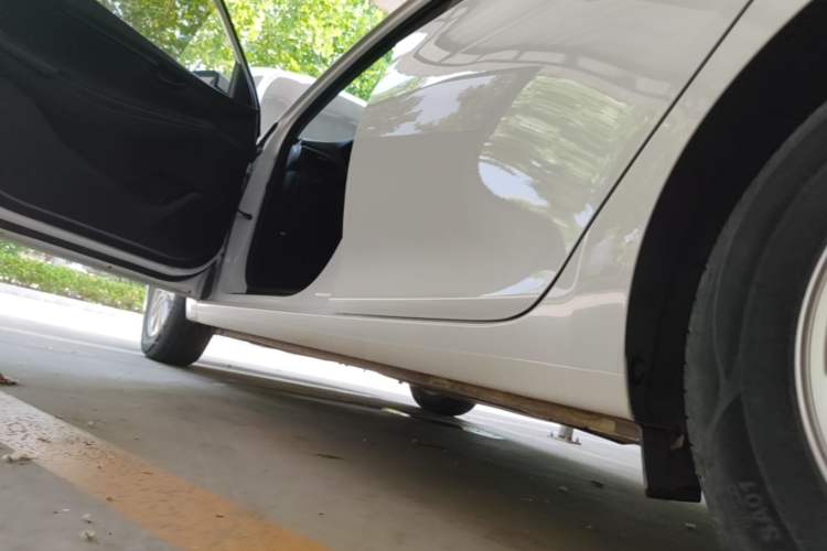 Used Hyundai Celesta 2020 1.6L Automatic GL Enjoyable Edition Left Side Sill