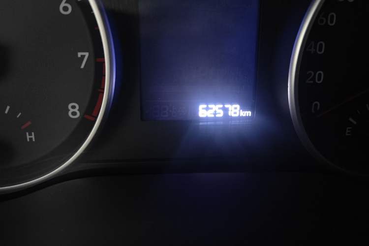 Used Hyundai Celesta 2020 1.6L Automatic GL Enjoyable Edition Odometer Close Up