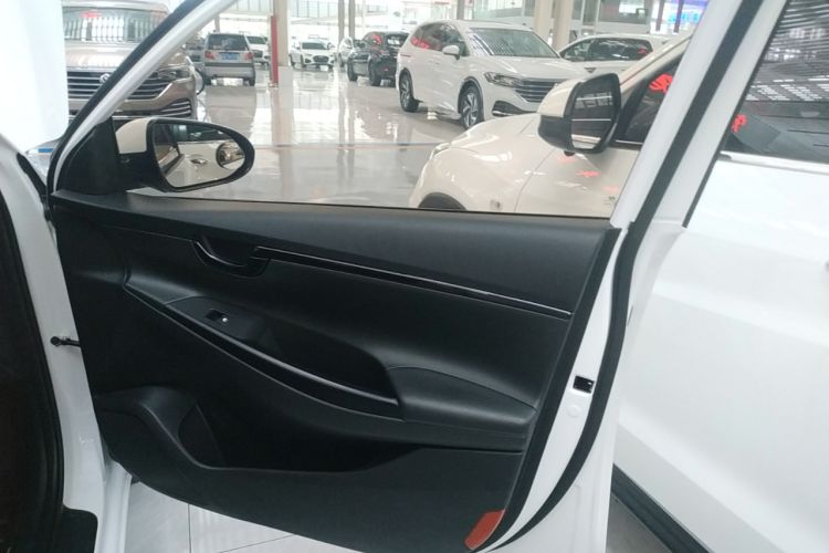 Used Hyundai Celesta 2020 1.6L Automatic GL Enjoyable Edition Right Front Door Interior