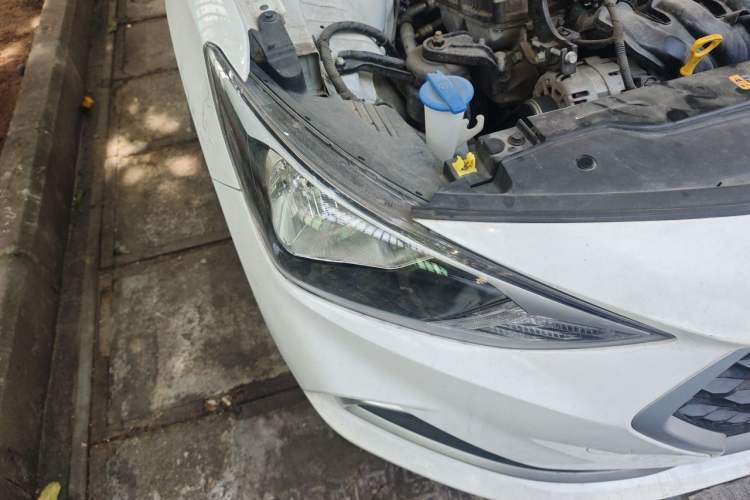 Used Hyundai Celesta 2020 1.6L Automatic GL Enjoyable Edition Right Front Headlight