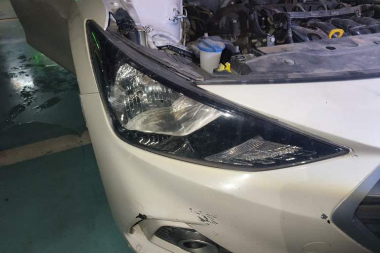 Used Hyundai Celesta 2020 1.6L Manual GLS Value Edition Right Front Headlight