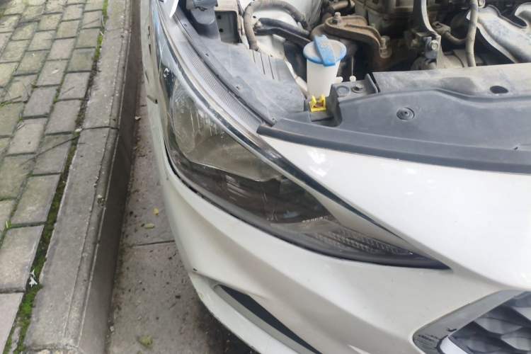 Used Hyundai Celesta 2020 1.6L Automatic GL Enjoyable Edition Right Front Headlight