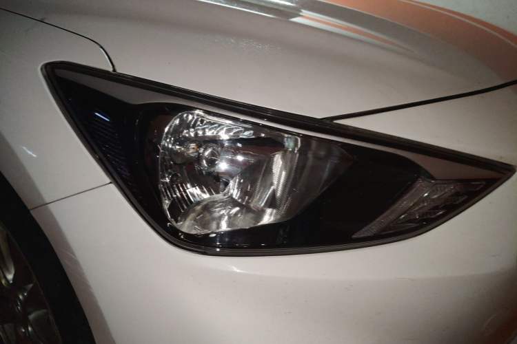 Used Hyundai Celesta 2020 1.6L Automatic GLS Value Edition Right Front Headlight