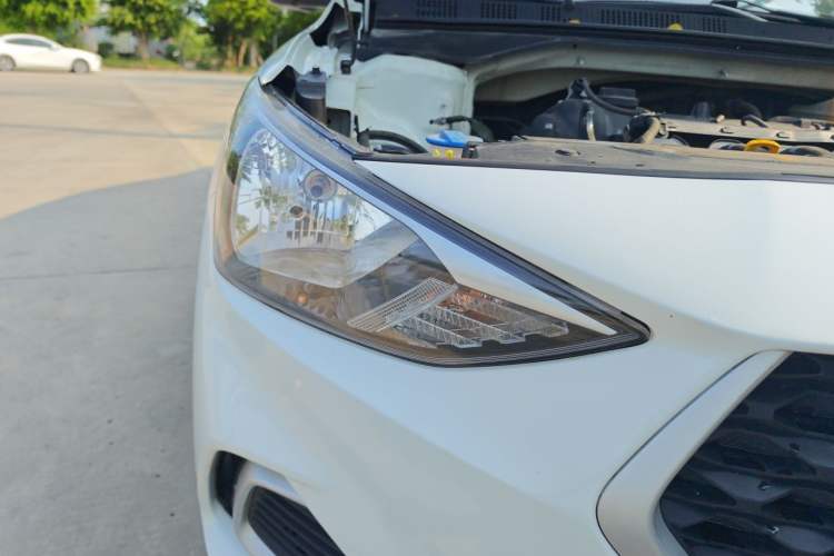 Used Hyundai Celesta 2020 1.6L Automatic GL Enjoyable Edition Right Front Headlight