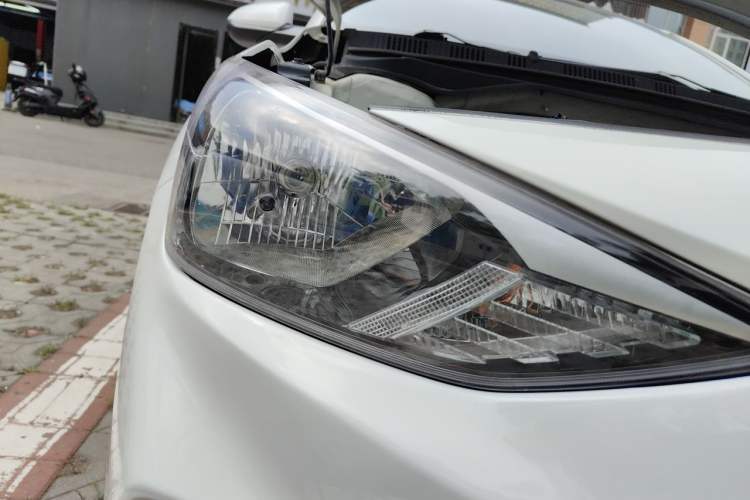 Used Hyundai Celesta 2020 1.6L Automatic GL Enjoyable Edition Right Front Headlight