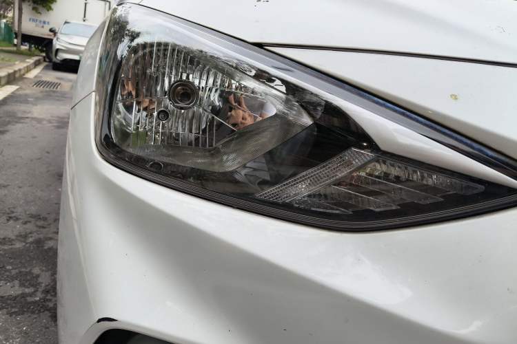 Used Hyundai Celesta 2020 1.6L Automatic GL Enjoyable Edition Right Front Headlight
