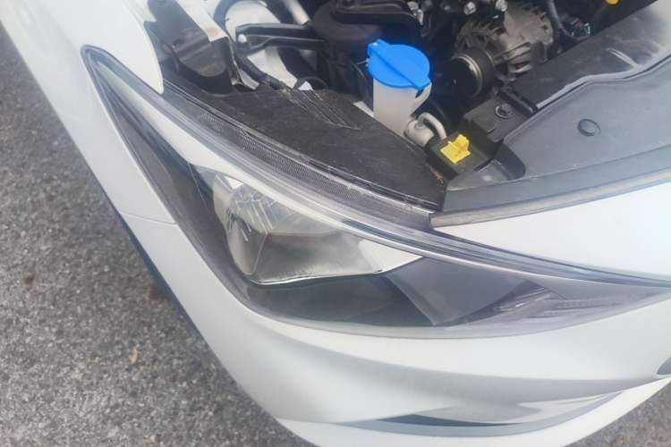 Used Hyundai Celesta 2020 1.6L Automatic GL Enjoyable Edition Right Front Headlight