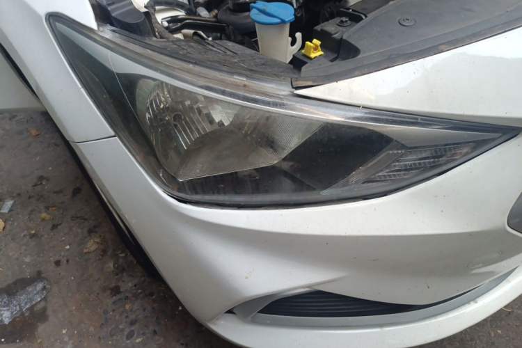 Used Hyundai Celesta 2020 1.6L Automatic GL Enjoyable Edition Right Front Headlight