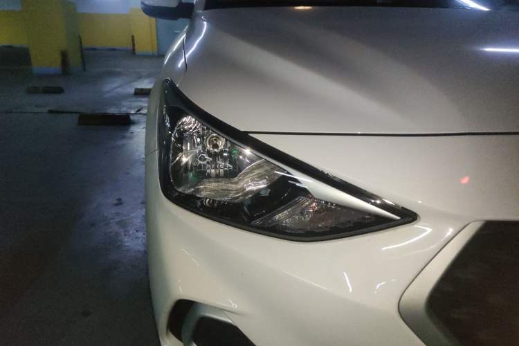 Used Hyundai Celesta 2020 1.6L Automatic GL Enjoyable Edition Right Front Headlight
