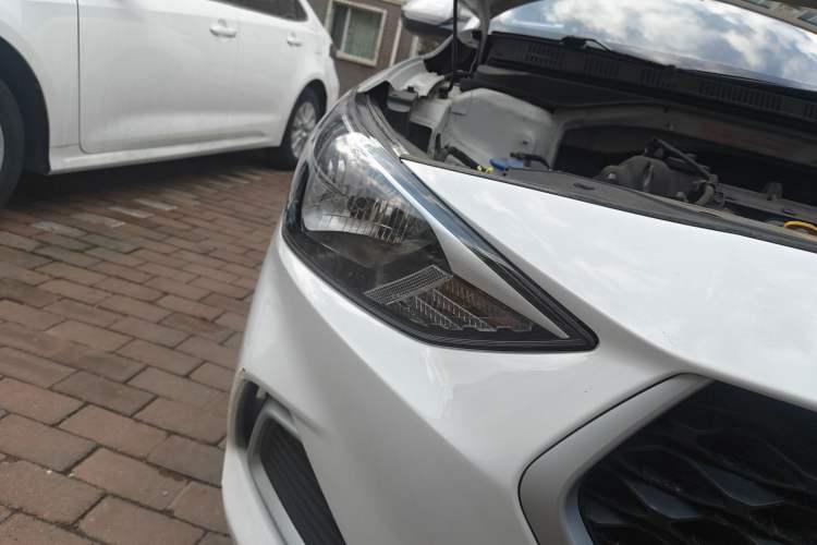 Used Hyundai Celesta 2020 1.6L Automatic GL Enjoyable Edition Right Front Headlight