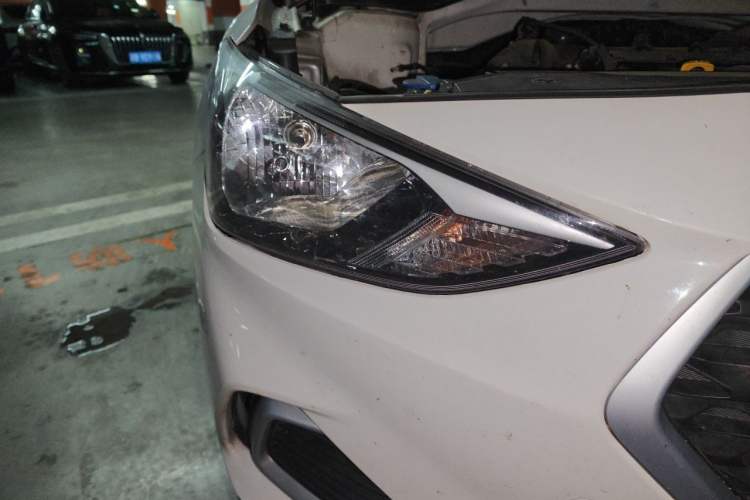 Used Hyundai Celesta 2020 1.6L Automatic GL Enjoyable Edition Right Front Headlight