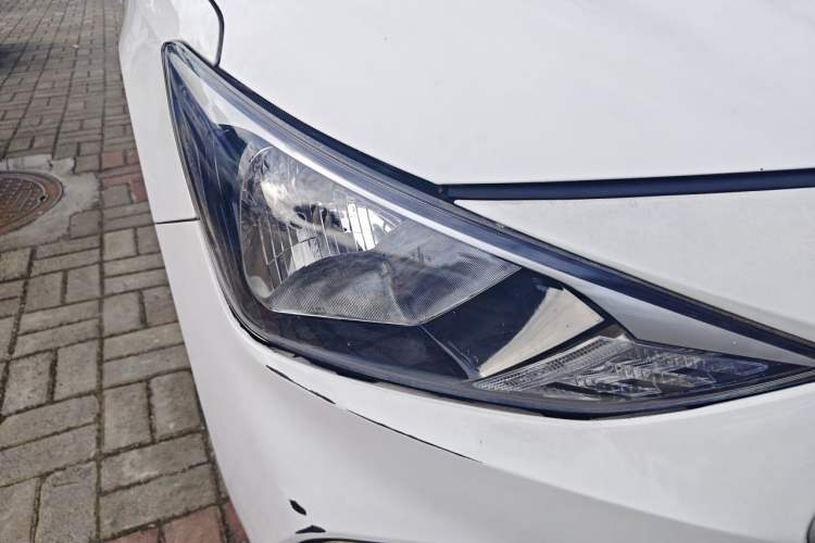 Used Hyundai Celesta 2020 1.6L Automatic GL Enjoyable Edition Right Front Headlight
