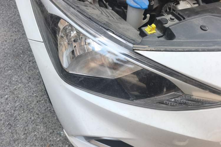Used Hyundai Celesta 2020 1.6L Automatic GL Enjoyable Edition Right Front Headlight