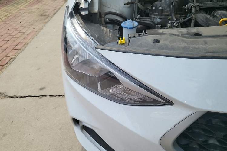 Used Hyundai Celesta 2020 1.6L Automatic GL Enjoyable Edition Right Front Headlight