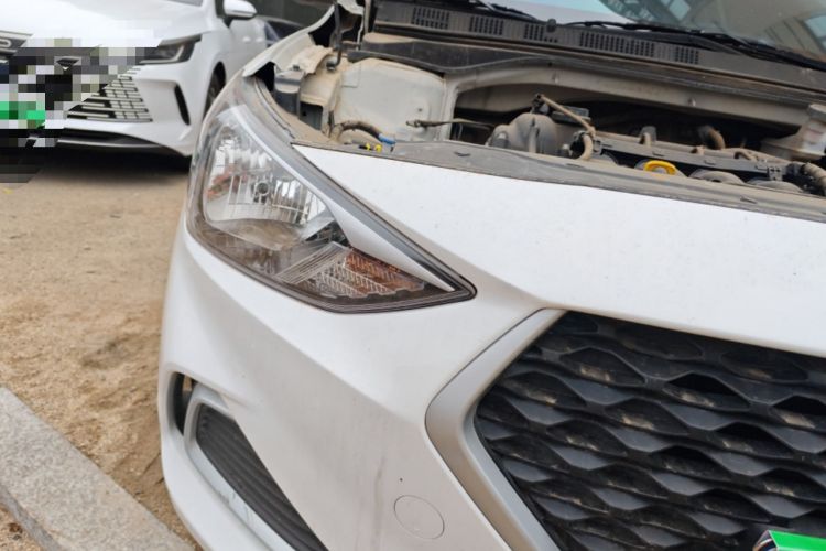 Used Hyundai Celesta 2020 1.6L Automatic GL Enjoyable Edition Right Front Headlight