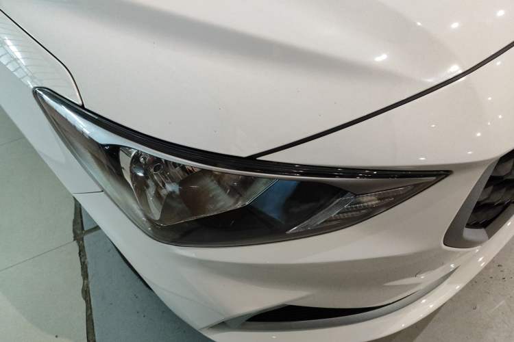 Used Hyundai Celesta 2020 1.6L Automatic GL Enjoyable Edition Right Front Headlight