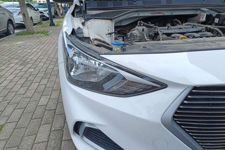 Used Hyundai Celesta 2020 1.6L Automatic GL Enjoyable Edition Right Front Headlight