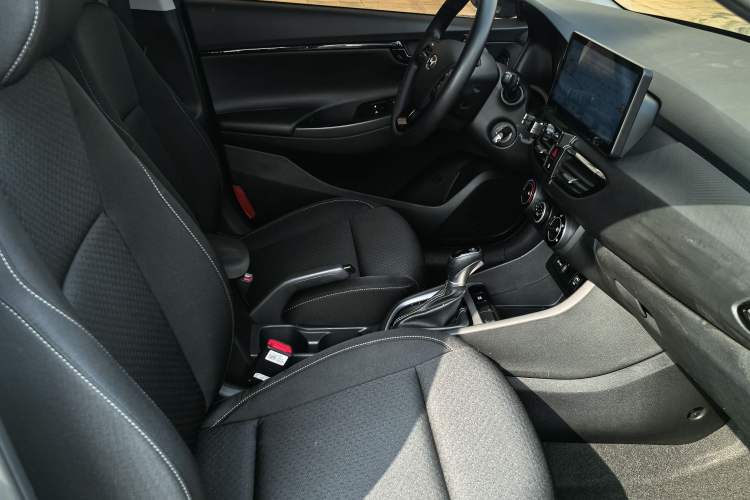 Used Hyundai Celesta 2020 1.6L Automatic GL Enjoyable Edition Right Front Seat