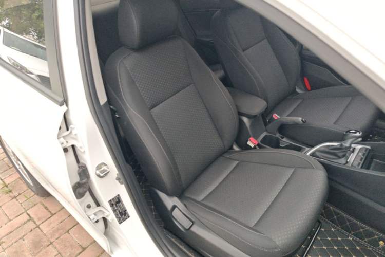 Used Hyundai Celesta 2020 1.6L Automatic GL Enjoyable Edition Right Front Seat