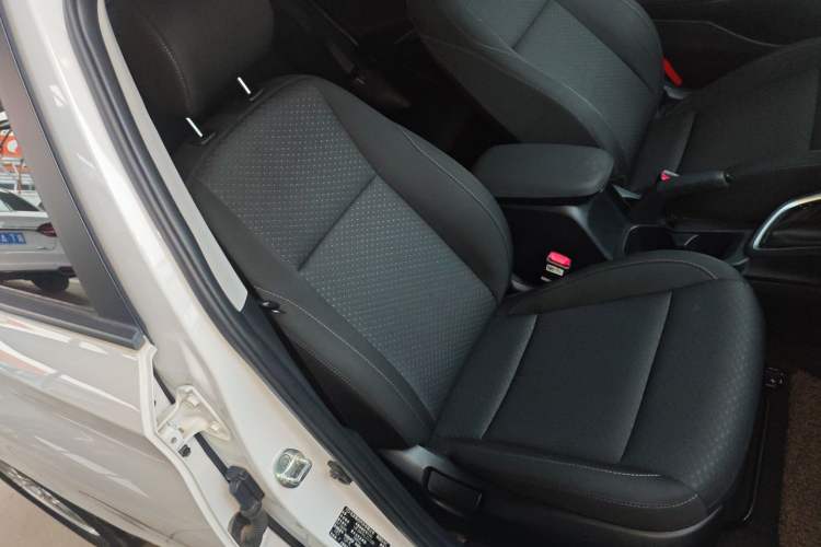 Used Hyundai Celesta 2020 1.6L Automatic GL Enjoyable Edition Right Front Seat