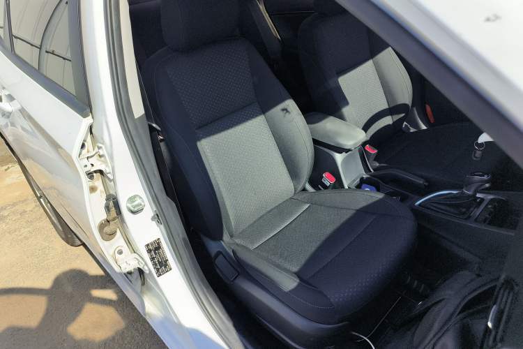 Used Hyundai Celesta 2020 1.6L Automatic GL Enjoyable Edition Right Front Seat