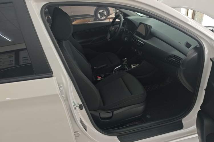 Used Hyundai Celesta 2020 1.6L Automatic GL Enjoyable Edition Right Front Seat
