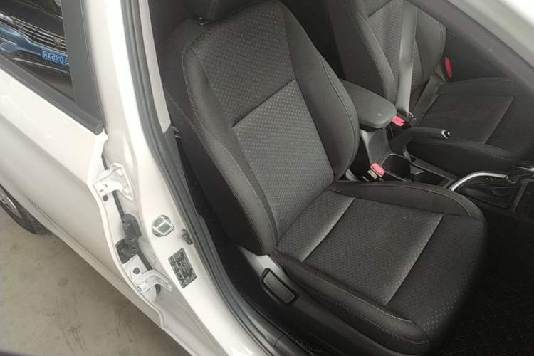 Used Hyundai Celesta 2020 1.6L Automatic GL Enjoyable Edition Right Front Seat