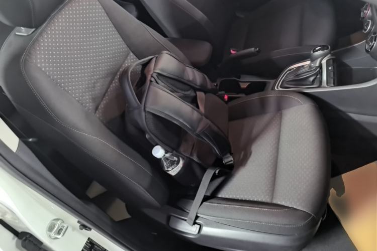 Used Hyundai Celesta 2020 1.6L Automatic GL Enjoyable Edition Right Front Seat