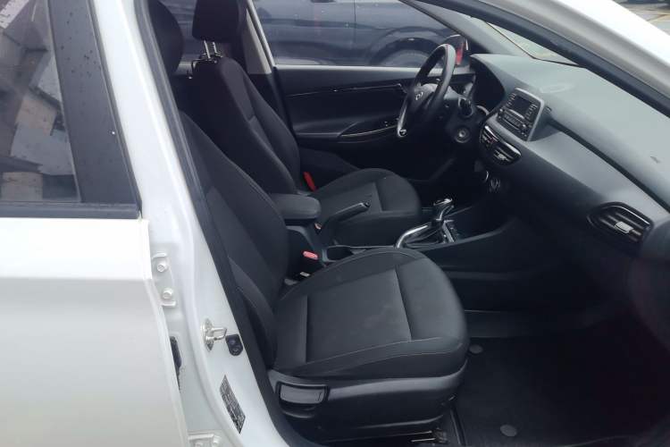 Used Hyundai Celesta 2020 1.6L Automatic GL Enjoyable Edition Right Front Seat