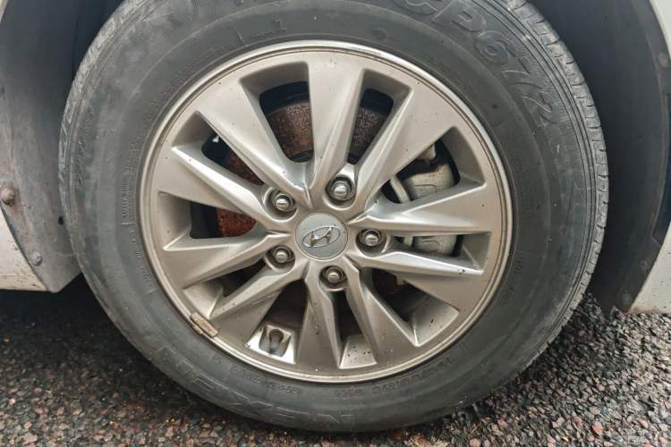 Used Hyundai Celesta 2020 1.6L Automatic GL Enjoyable Edition Right Front Wheel Hub