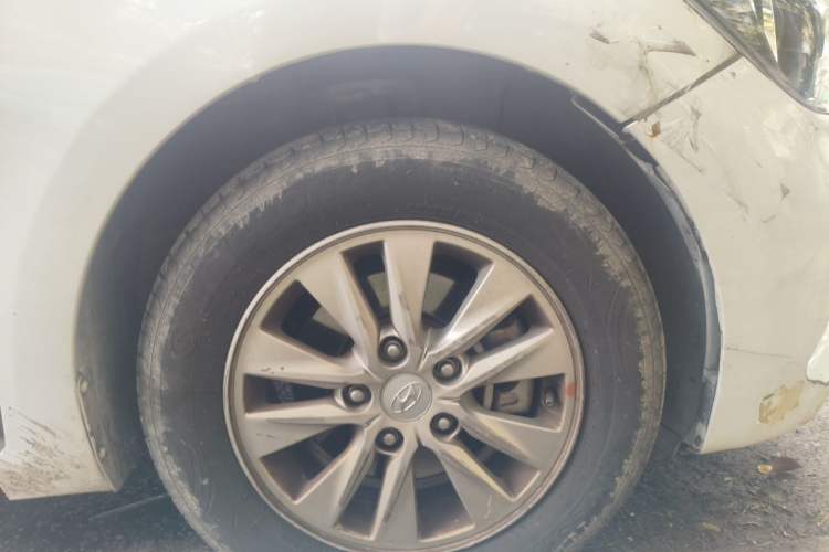 Used Hyundai Celesta 2020 1.6L Automatic GL Enjoyable Edition Right Front Wheel Hub